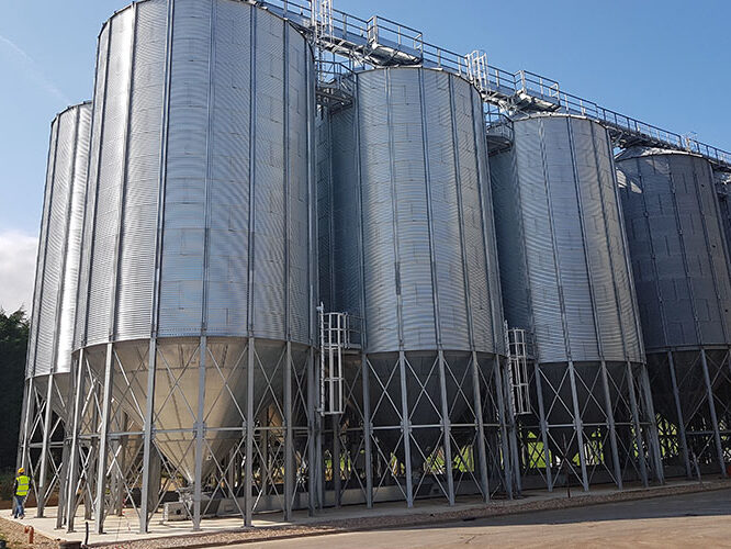 Hopper bottom silos